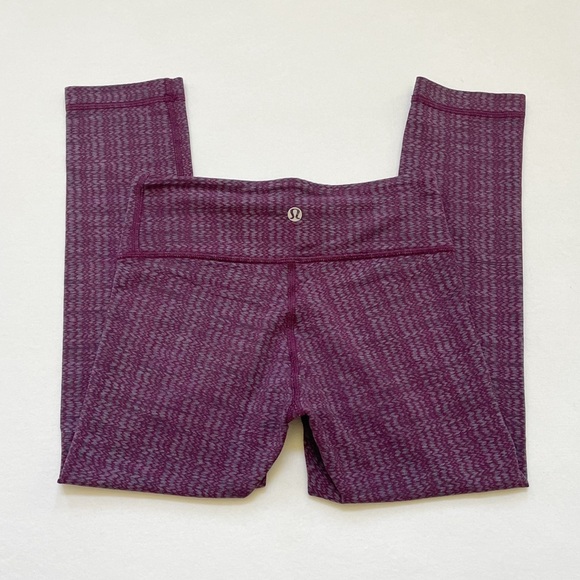 Lululemon Wunder Under Crop - Picture 3 of 5